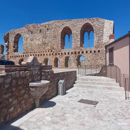 Al Castello Konukevi San Marco d'Alunzio